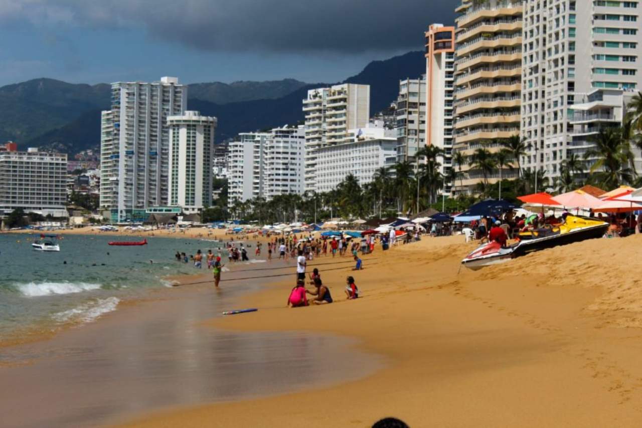 Desmiente a Cofepris: Acapulco rechaza que tres de sus playas estén contaminadas