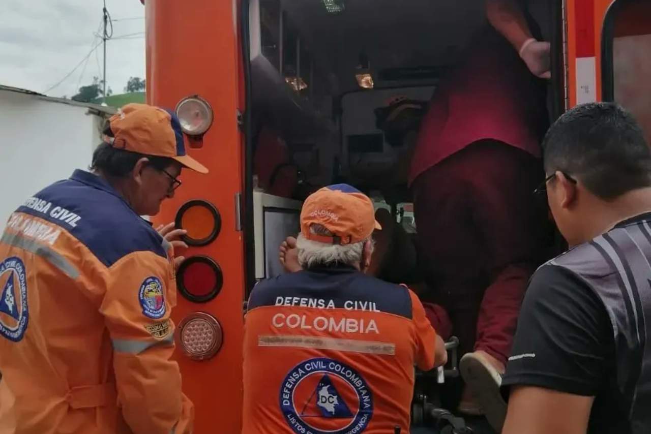 Volcadura de autobús deja al menos 9 muertos y 33 heridos en Colombia