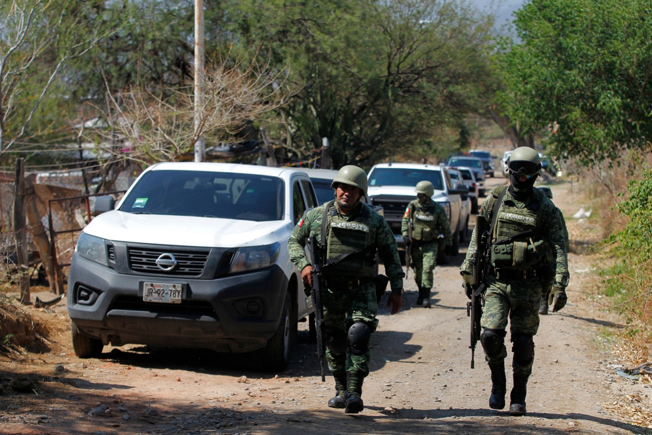 Detienen a dos por ataque con explosivos contra autoridades en Tlajomulco, Jalisco