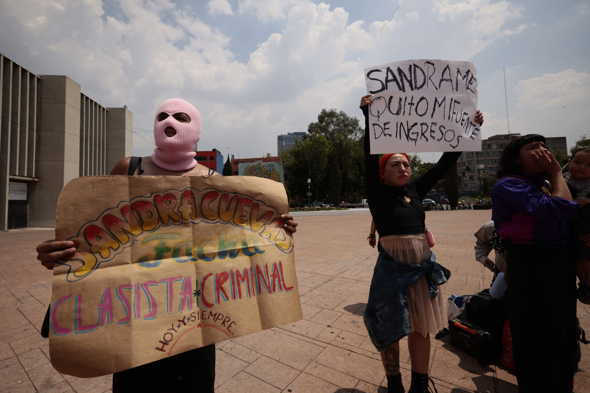 ‘¡Sandra clasista, tu alcaldía es racista!’: protestan en la alcaldía Cuauhtémoc