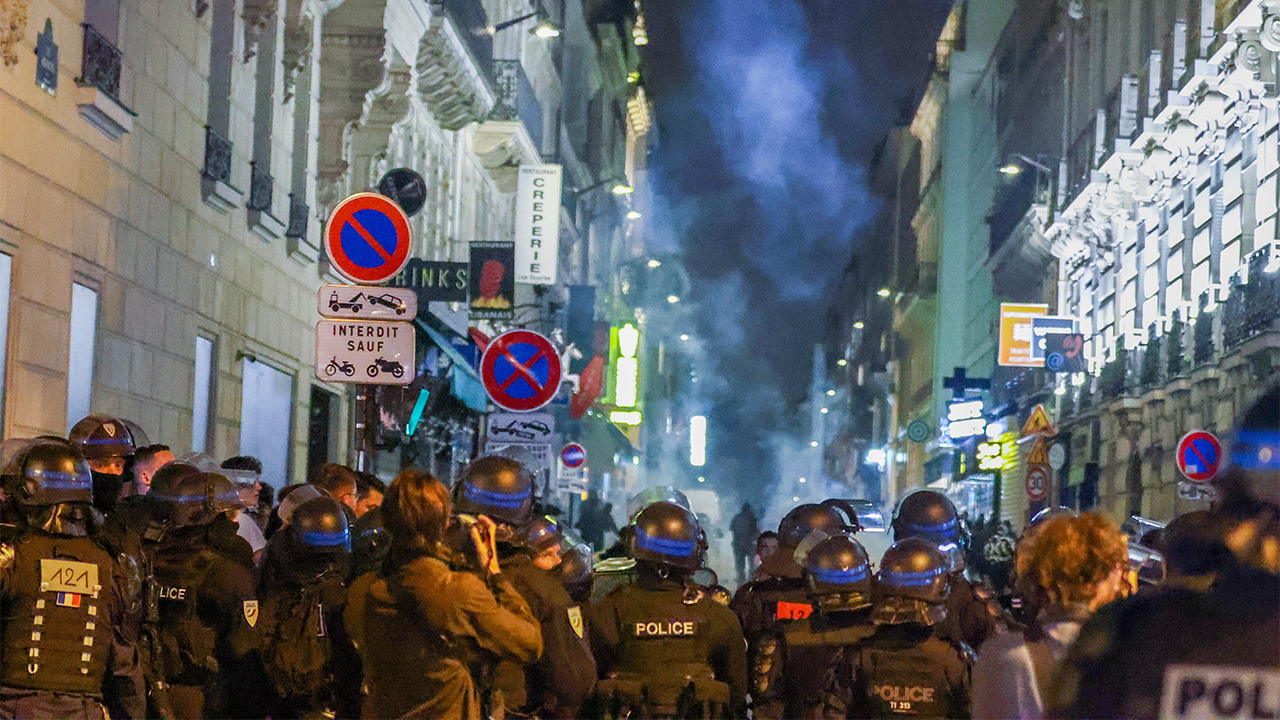 Al menos 719 detenidos por los disturbios en Francia en un noche ‘calmada’