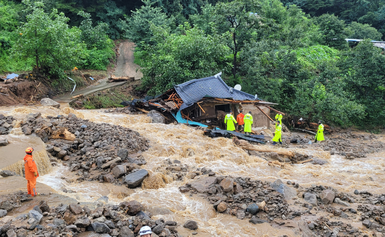 Fuertes lluvias dejan 22 muertos y varios desaparecidos en Corea del Sur