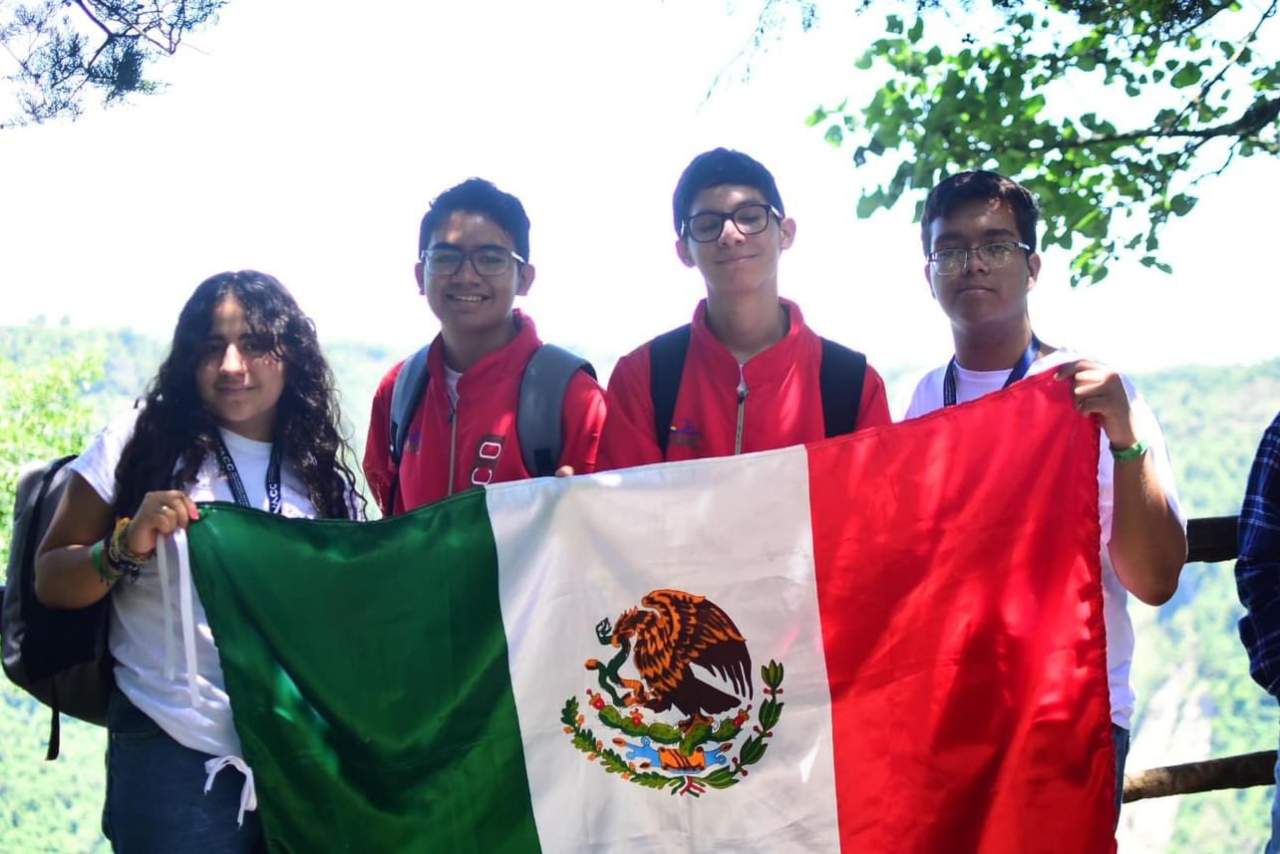 ¡Genios! Niños mexicanos ganan medallas de oro y plata en Olimpiada de Matemáticas
