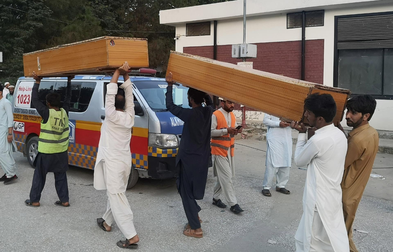 Atentado en Pakistán deja 35 muertos y al menos 130 heridos