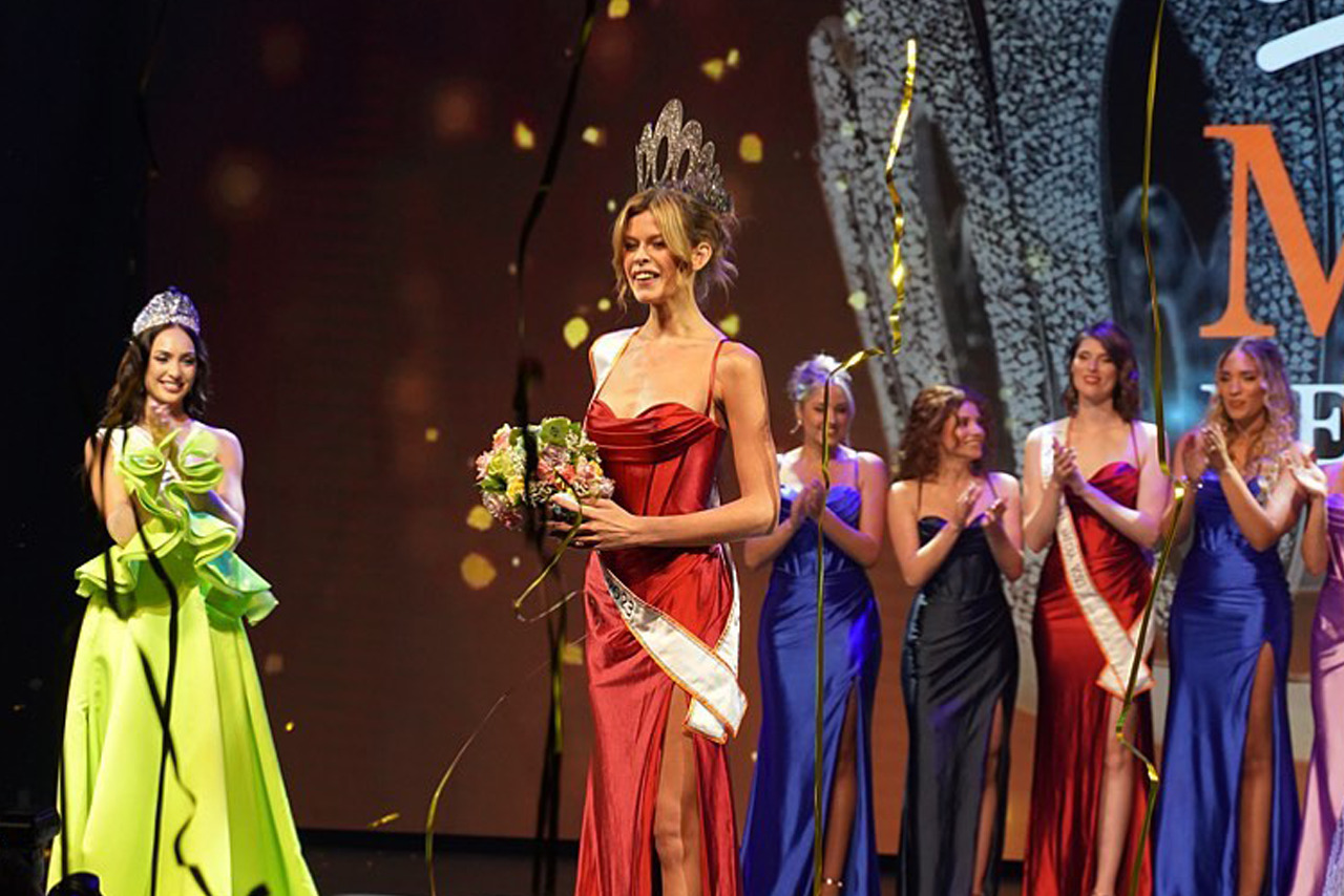 Rikkie Valerie Kollé se convierte en la primera mujer trans en ganar Miss Universo en Países Bajos