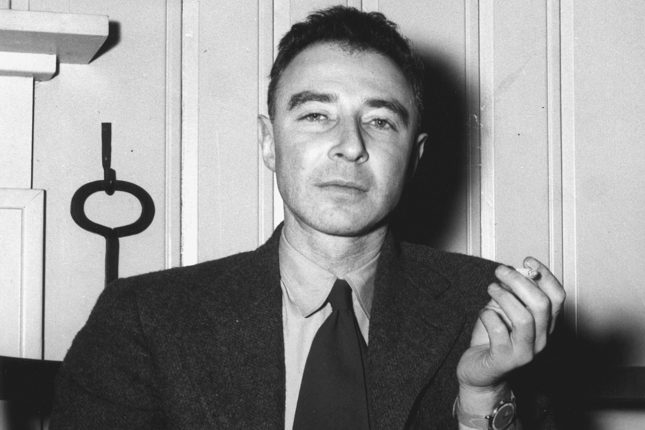 ¿Quién fue Robert Oppenheimer, el padre de la bomba atómica?