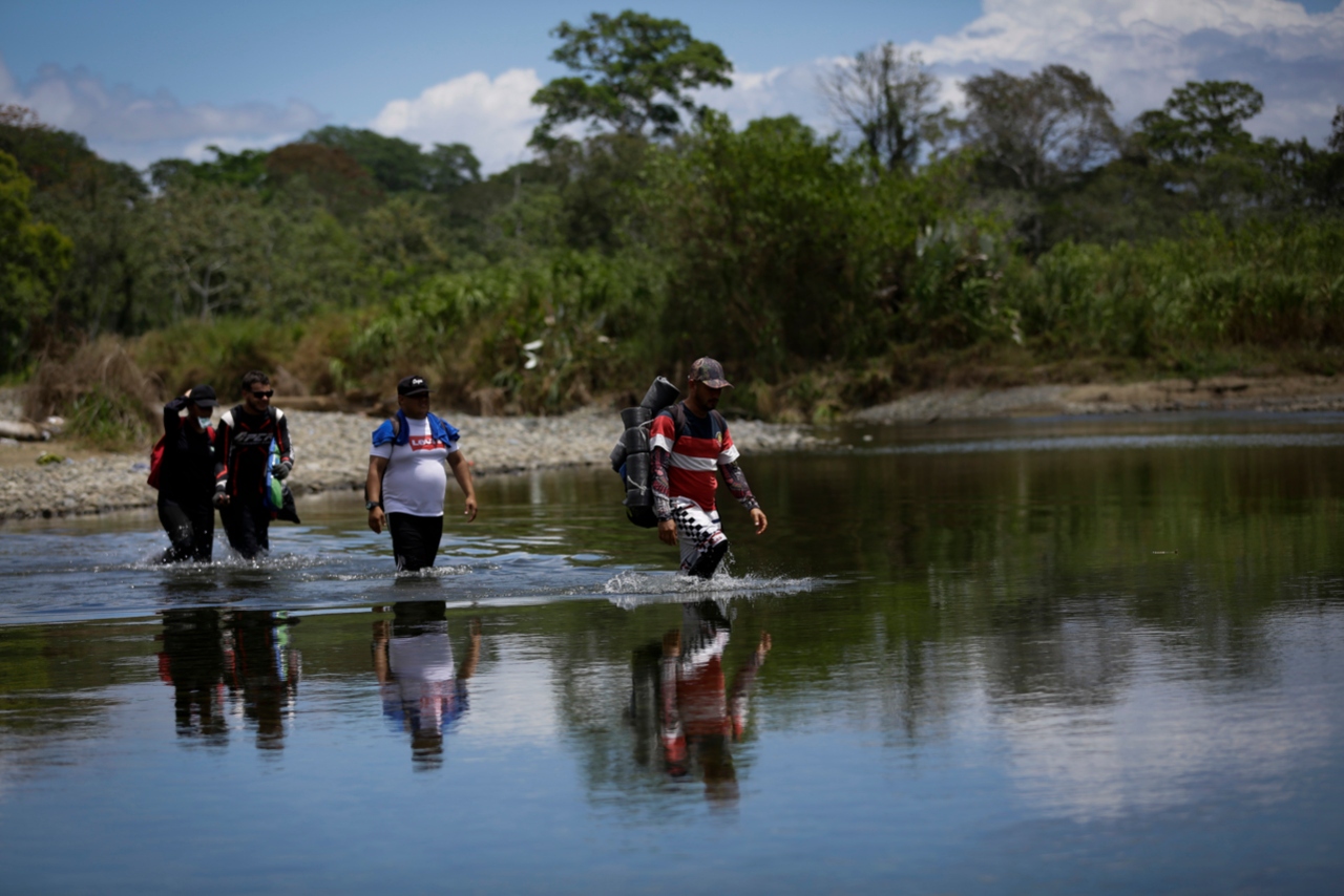 Más de 200 mil migrantes atravesaron la selva de Panamá en 2023, una cifra récord