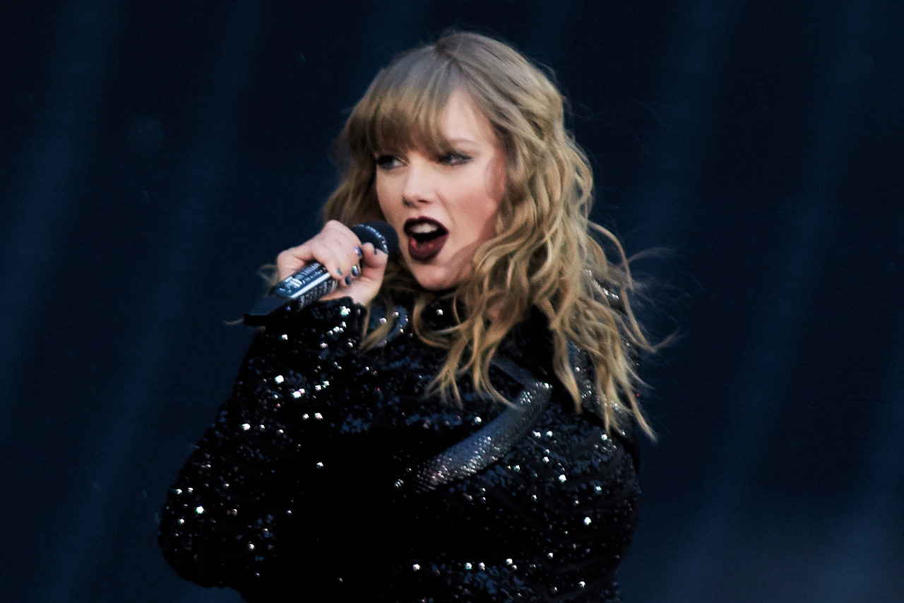 ¡Histórico! Taylor Swift debuta con su disco 12 en el Billboard 200