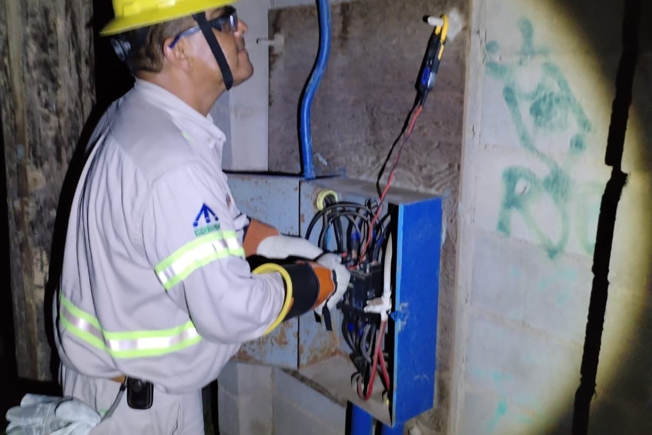 CFE restablece suministro eléctrico a 302 mil usuarios afectados por el huracán ‘Hilary’