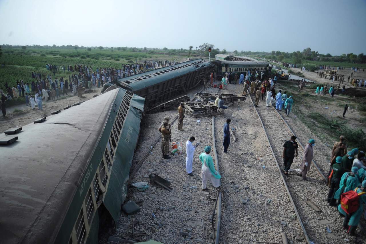 Accidente de tren deja 30 muertos y 80 heridos en Pakistán