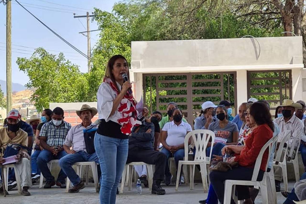 Zulma Carvajal, prima de Evelyn Salgado, culpa al alcalde de Iguala del ataque y asesinato de su esposo