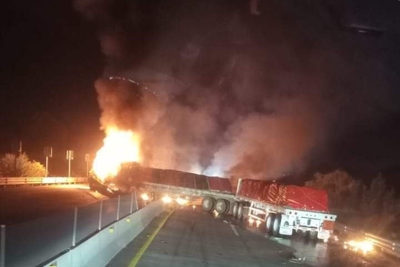Accidente Arco Norte: camión se incendia en entrada de la México-Puebla