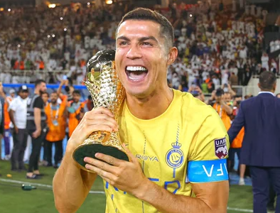 Con doblete, Cristiano Ronaldo gana su primer título en Arabia Saudita