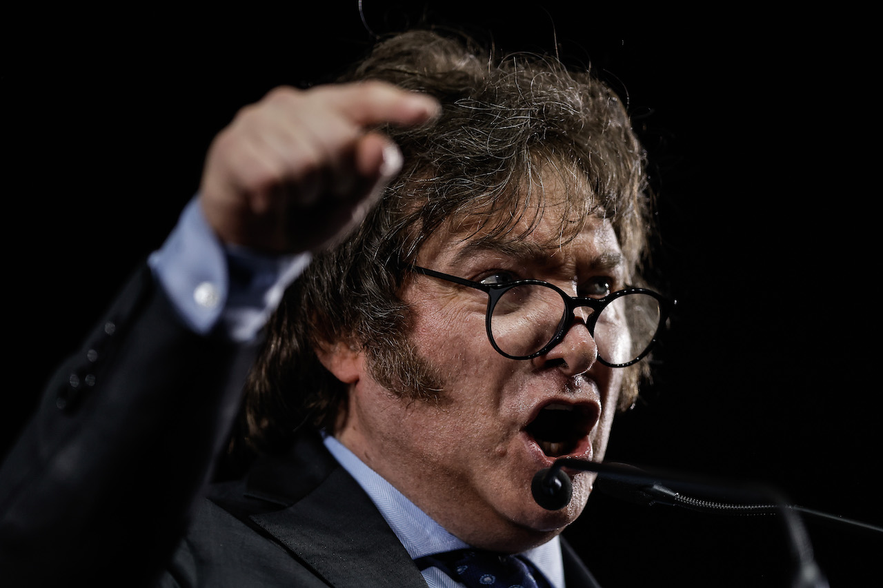 Calderón y Fox respaldan al candidato argentino de ultraderecha Javier Milei