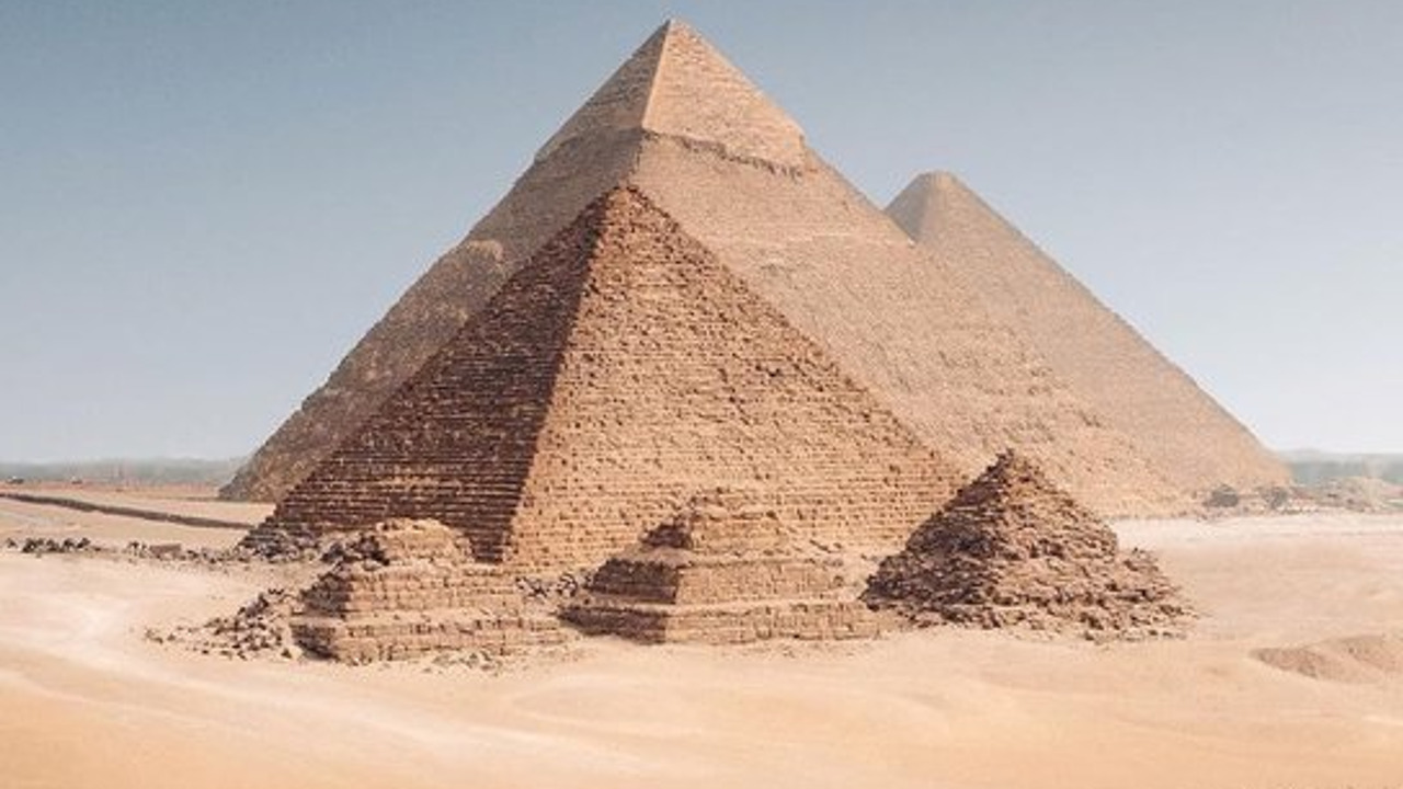 ¿Cómo construyeron los egipcios las pirámides de Guiza hace 4 mil 500 años?