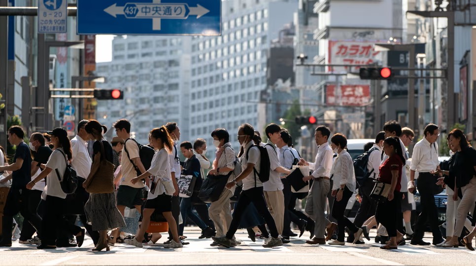 Japón se debate entre la “gente de fuera” y la crisis demográfica