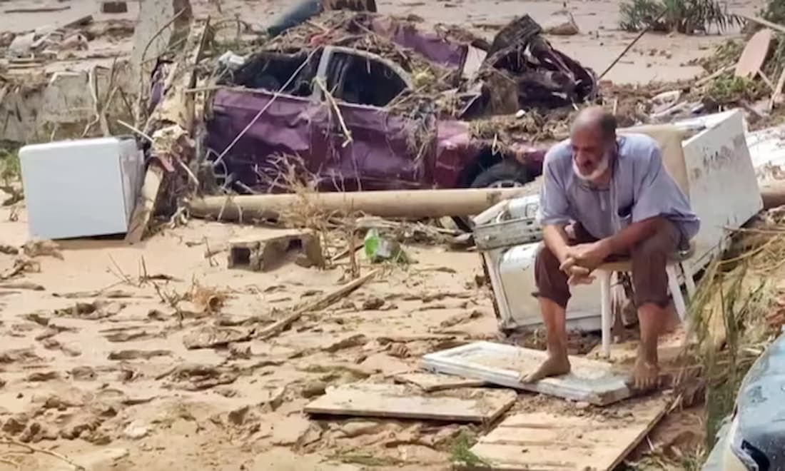Libios piden investigación mientras crece la furia por el número de muertos por las catastróficas inundaciones