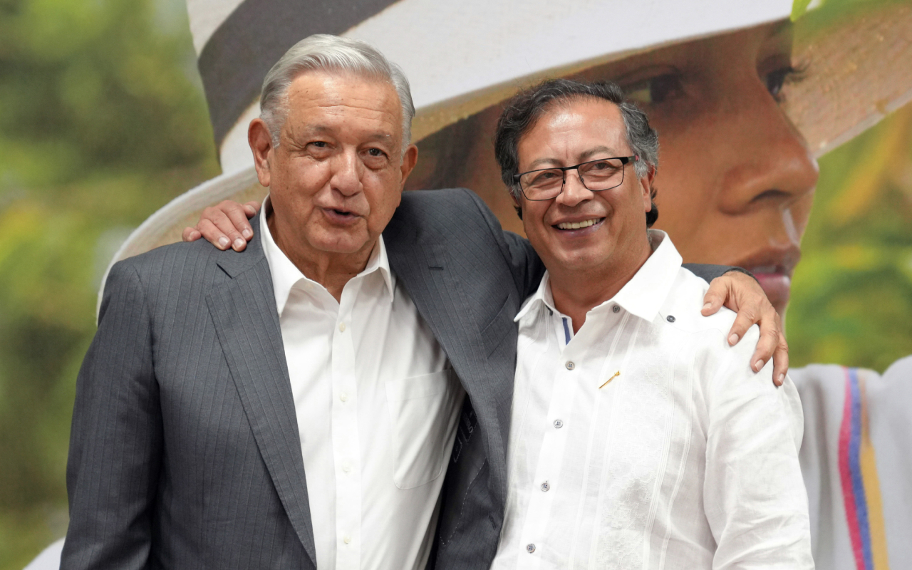 AMLO y Petro se reúnen en Colombia para hablar de paz y drogas