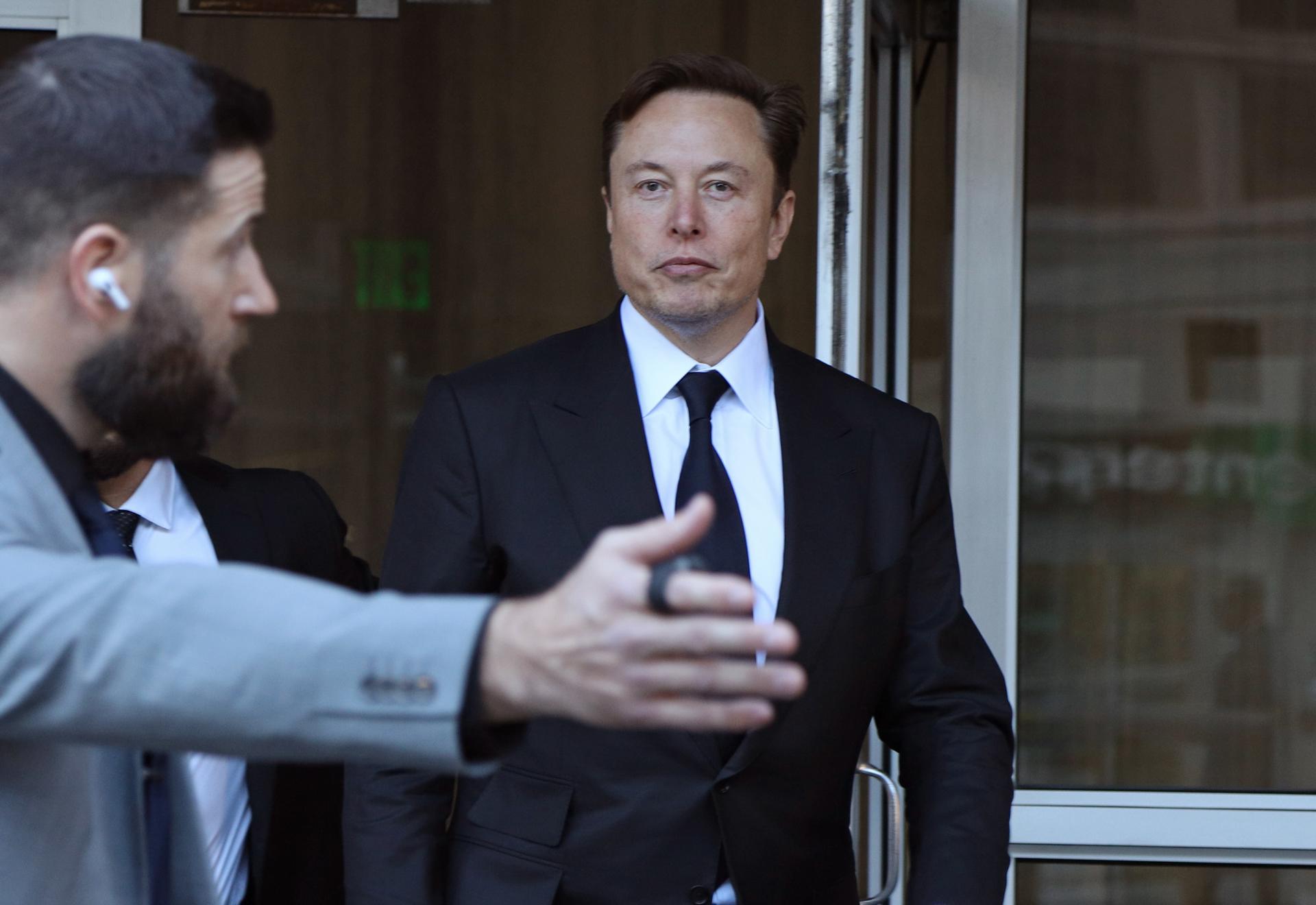 Juez ordena el pago de 41.5 mdd a inversores de Tesla por tuits de Musk