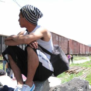 INM y Ferromex acuerdan acciones para disuadir a migrantes del uso de trenes de carga