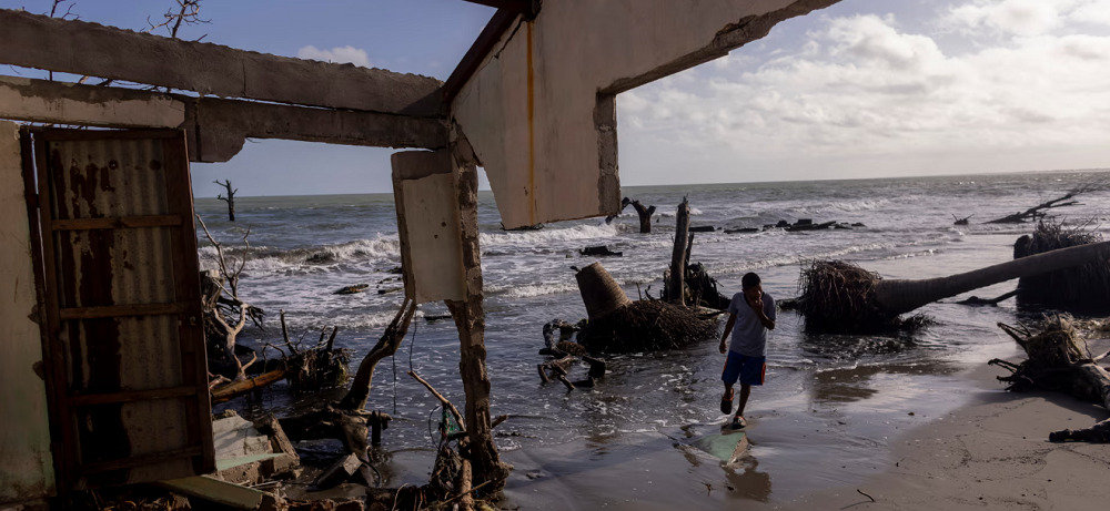 Es hora de irnos: pueblo pesquero mexicano tragado por el mar