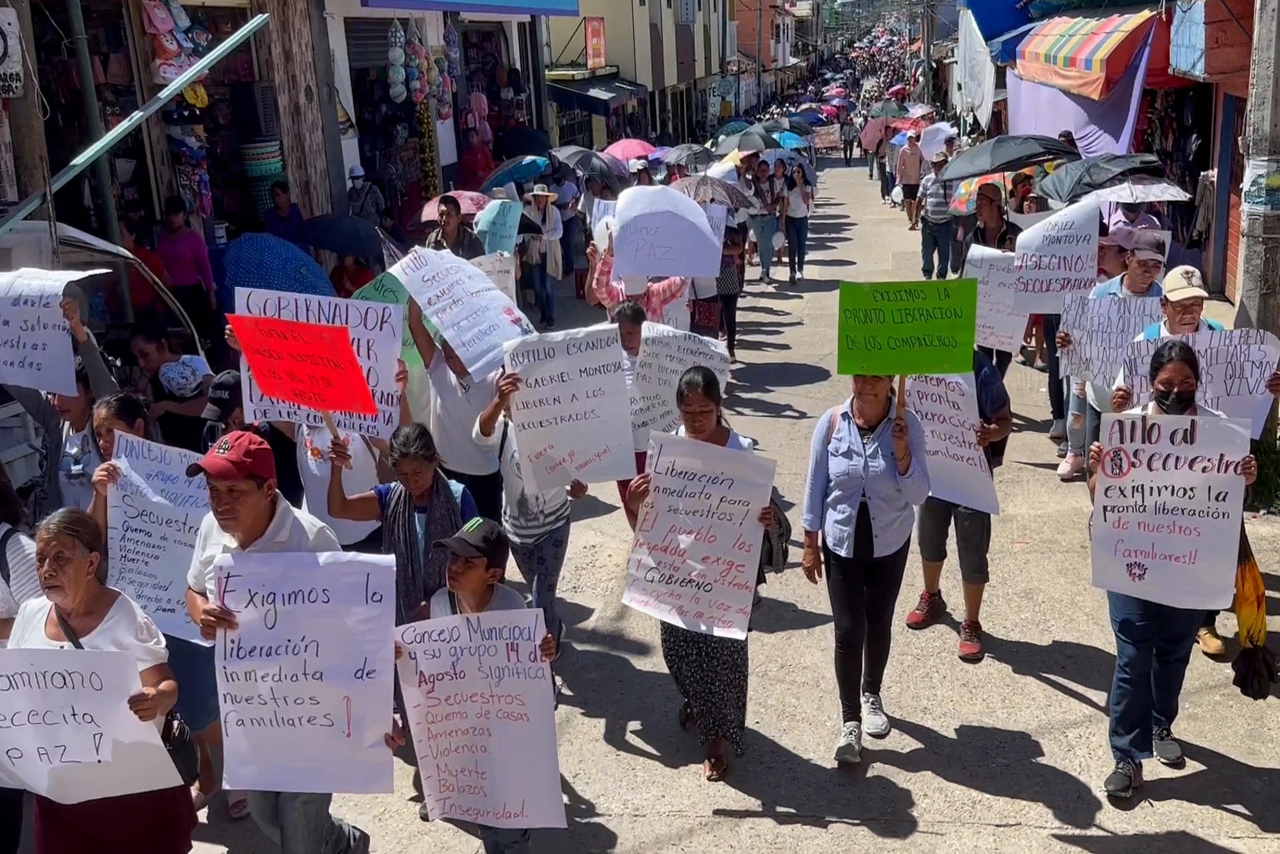 Indígenas protestan para exigir la liberación de líderes secuestrados en Altamirano, Chiapas