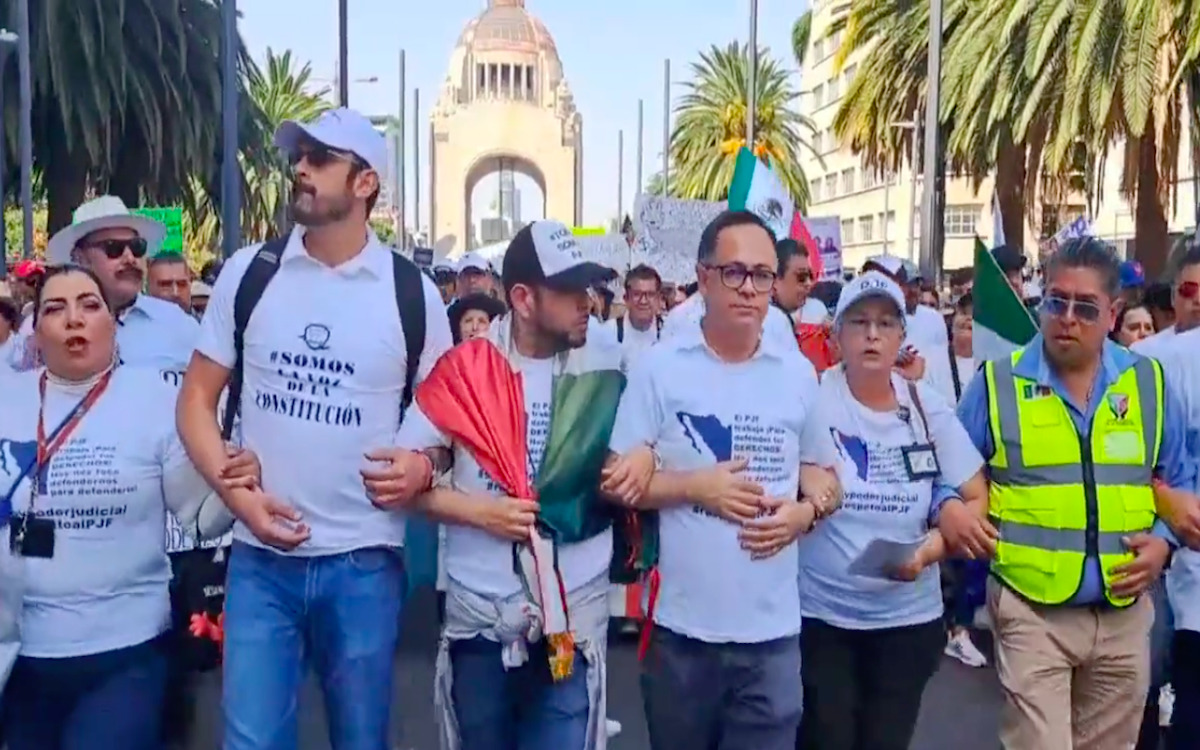 Trabajadores del Poder Judicial marchan en CDMX contra desaparición de fideicomisos