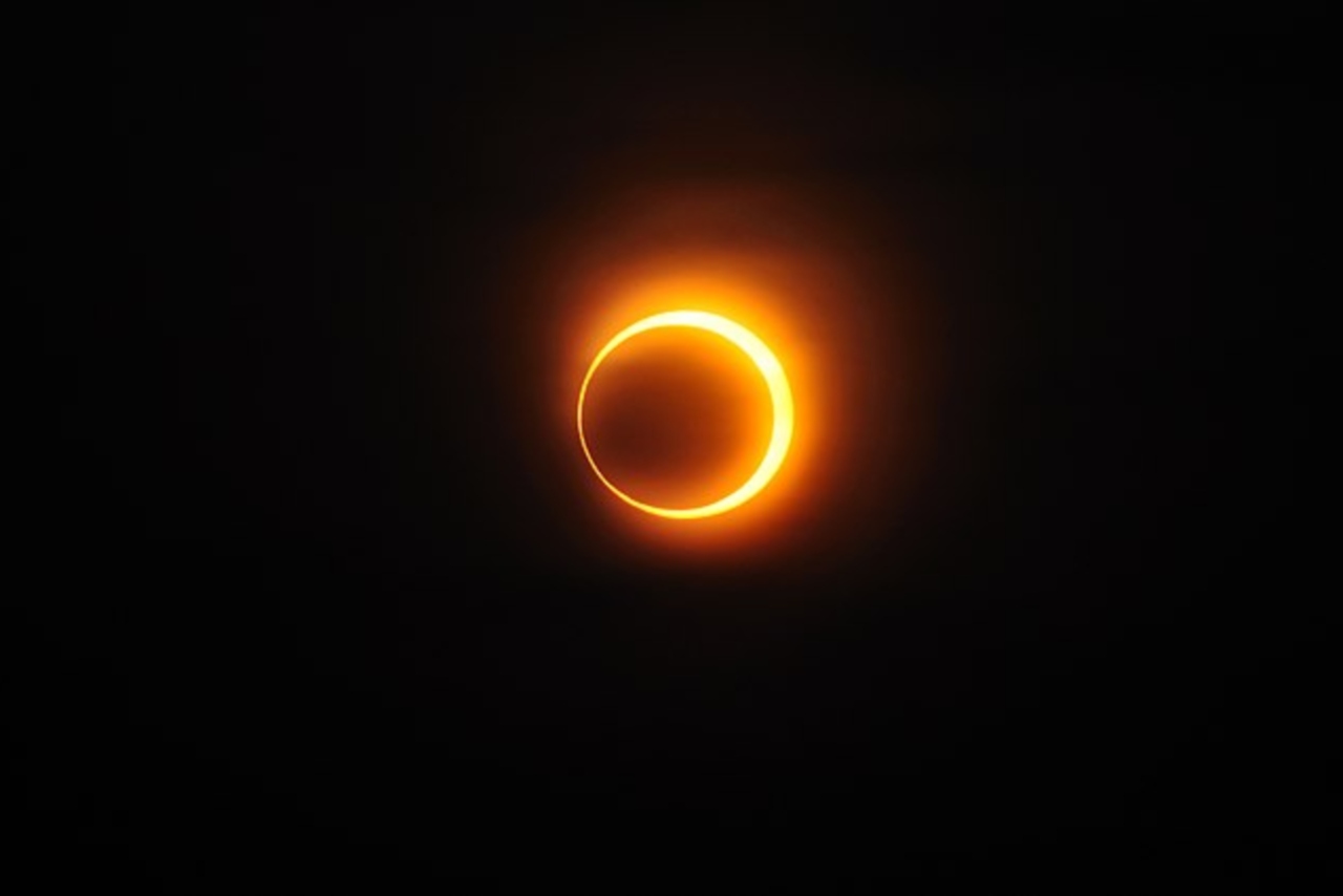 Cómo ver el eclipse solar de manera segura, según la UNAM