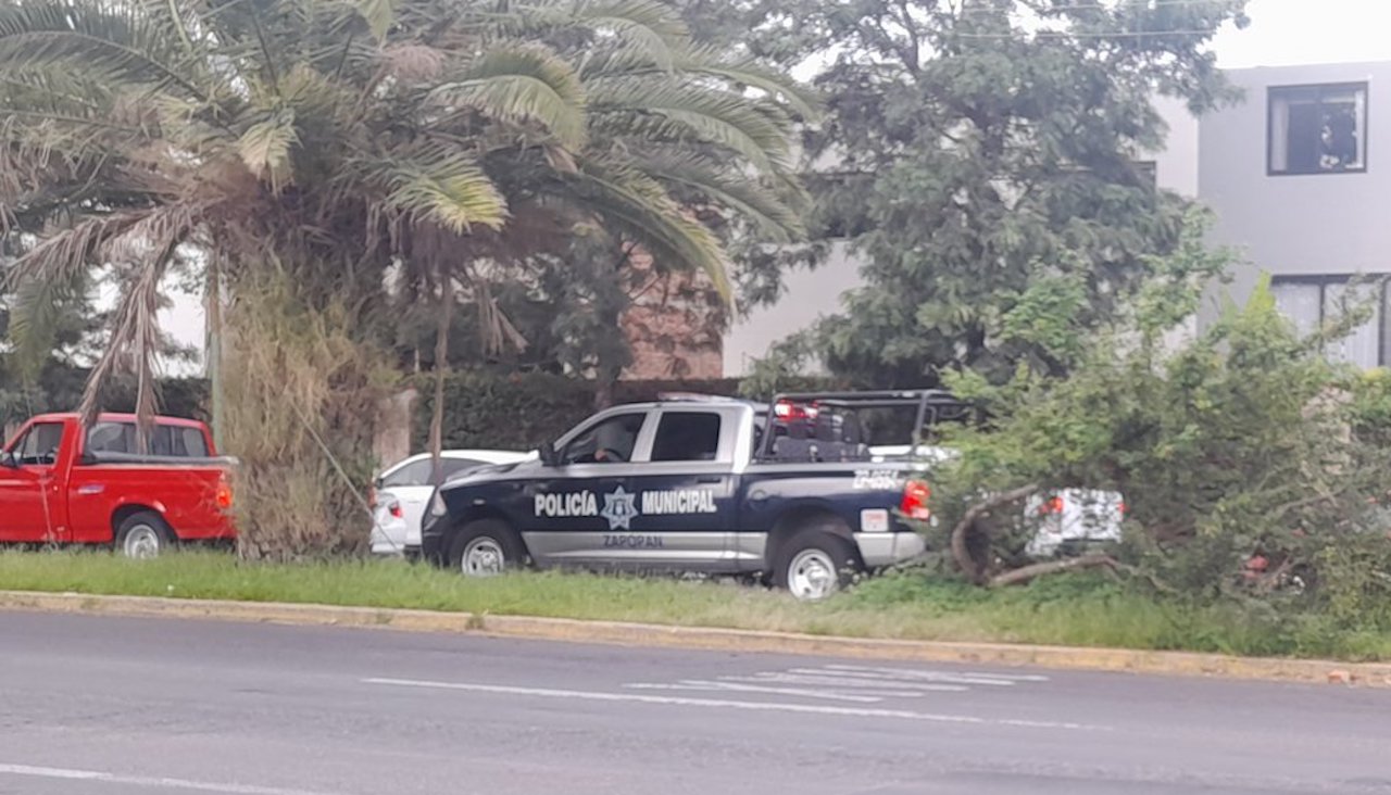 Hombre es asesinado frente a su hijo afuera de escuela en Zapopan, Jalisco