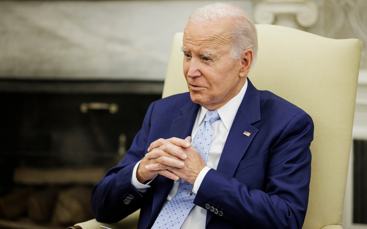 Joe Biden ofrece ‘apoyo total’ a México por el paso del huracán ‘Otis’