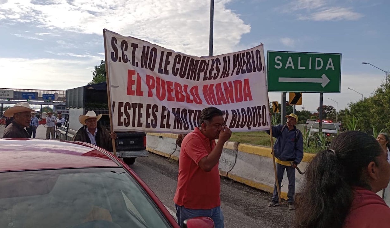 México-Cuernavaca: bloqueo de ejidatarios provoca cierre en Morelos