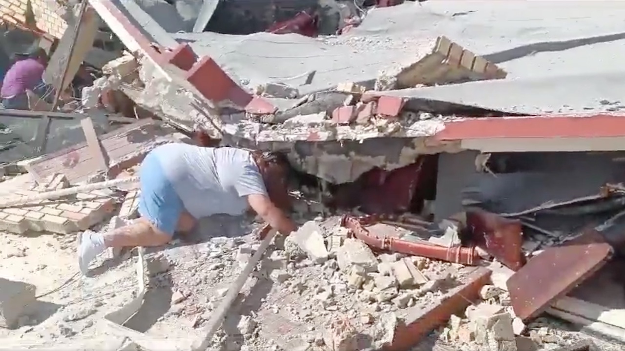 Colapso de techo de iglesia de Santa Cruz, Tamaulipas, deja al menos 7 muertos
