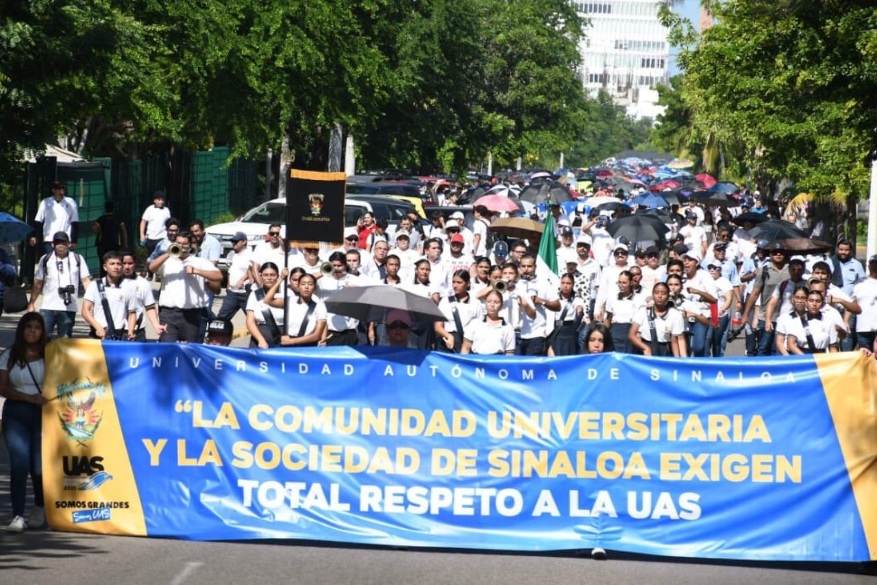 Manifestación en Sinaloa: estudiantes de la UAS exigen respeto a la autonomía universitaria