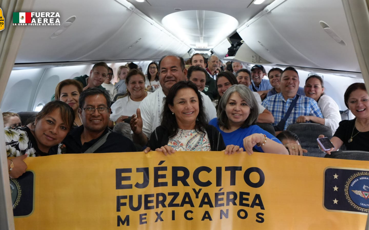 Primer avión con 135 mexicanos procedentes de Israel aterriza en el AIFA
