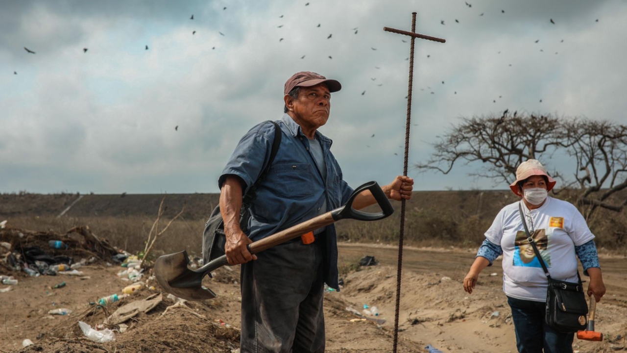 México rebasa las 5,600 fosas clandestinas