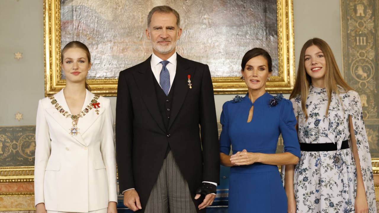 ‘Me debo desde hoy a todos los españoles’, la princesa Leonor jura la Constitución de España
