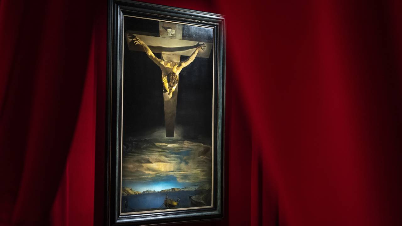 Tras más de 70 años, ‘El Cristo’ de Dalí regresa temporalmente a España
