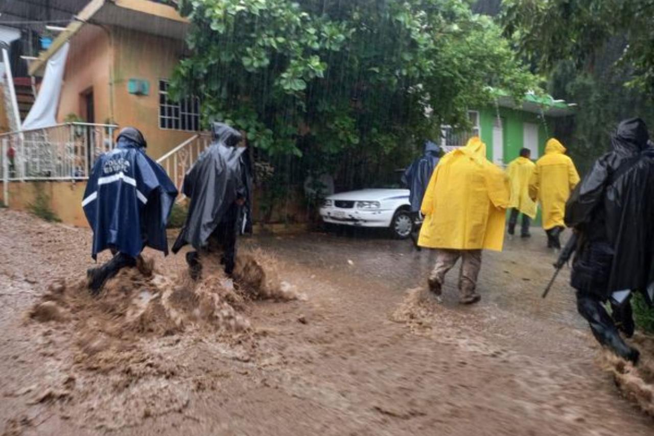 La tormenta tropical ‘Max’ toca tierra en Guerrero; habilitan albergues en Tecpan