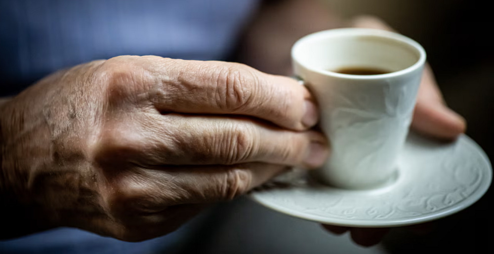 ¿Quieres mantenerte fuerte a medida que envejeces? Tal vez deberías tomar otra taza de café