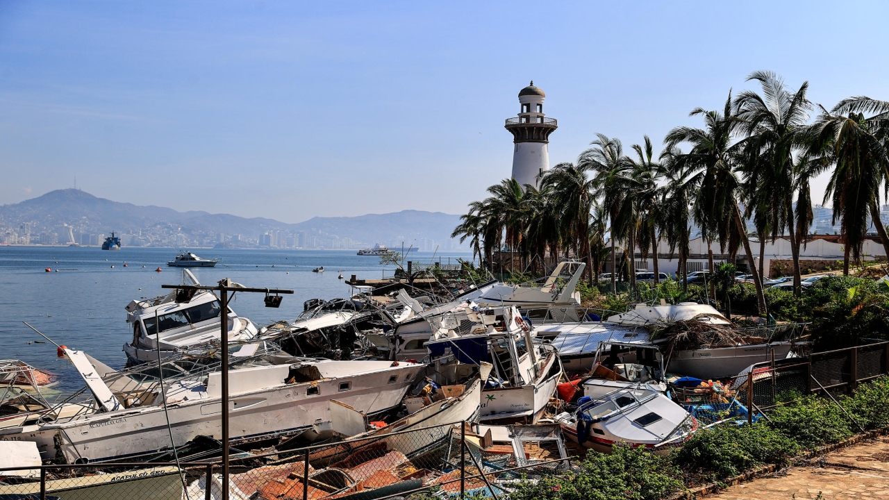 Habitantes dudan de la pronta reactivación de Acapulco; hoteleros abrirán el 15 de diciembre
