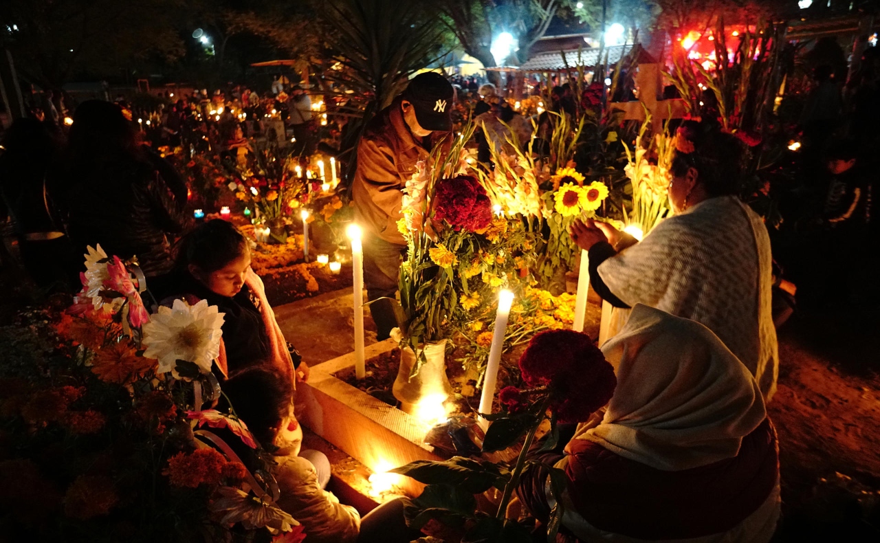 FOTOS: Mexicanos conmemoran Día de Muertos con ‘corazón’ y ‘agradecimientos’