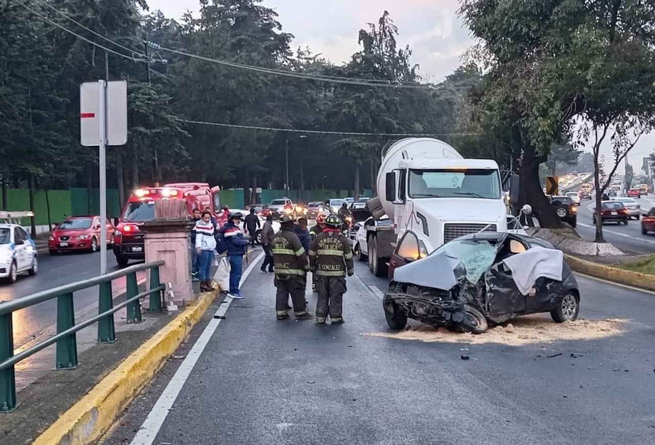 Choque deja un muerto en el Paseo Tollocan de Toluca, Edomex