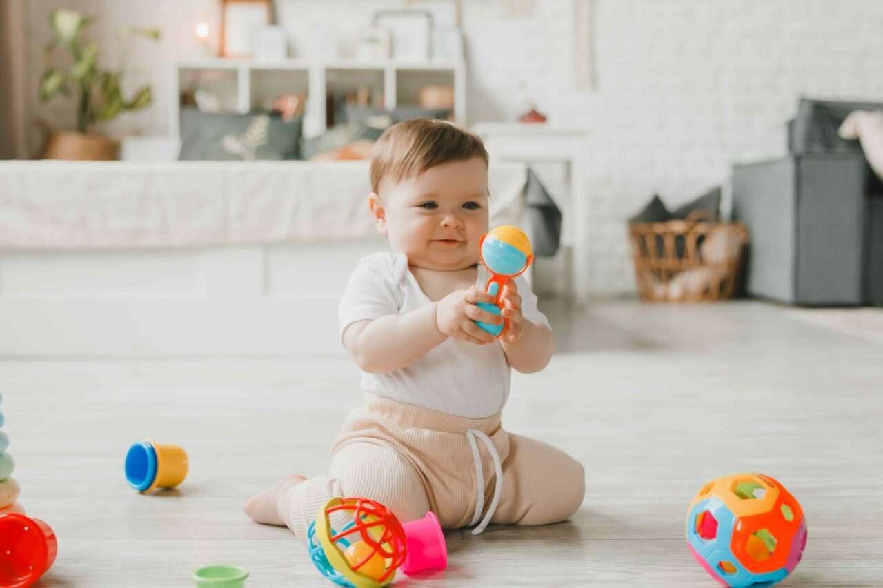 Lo que debes saber de los juguetes sensoriales para bebés