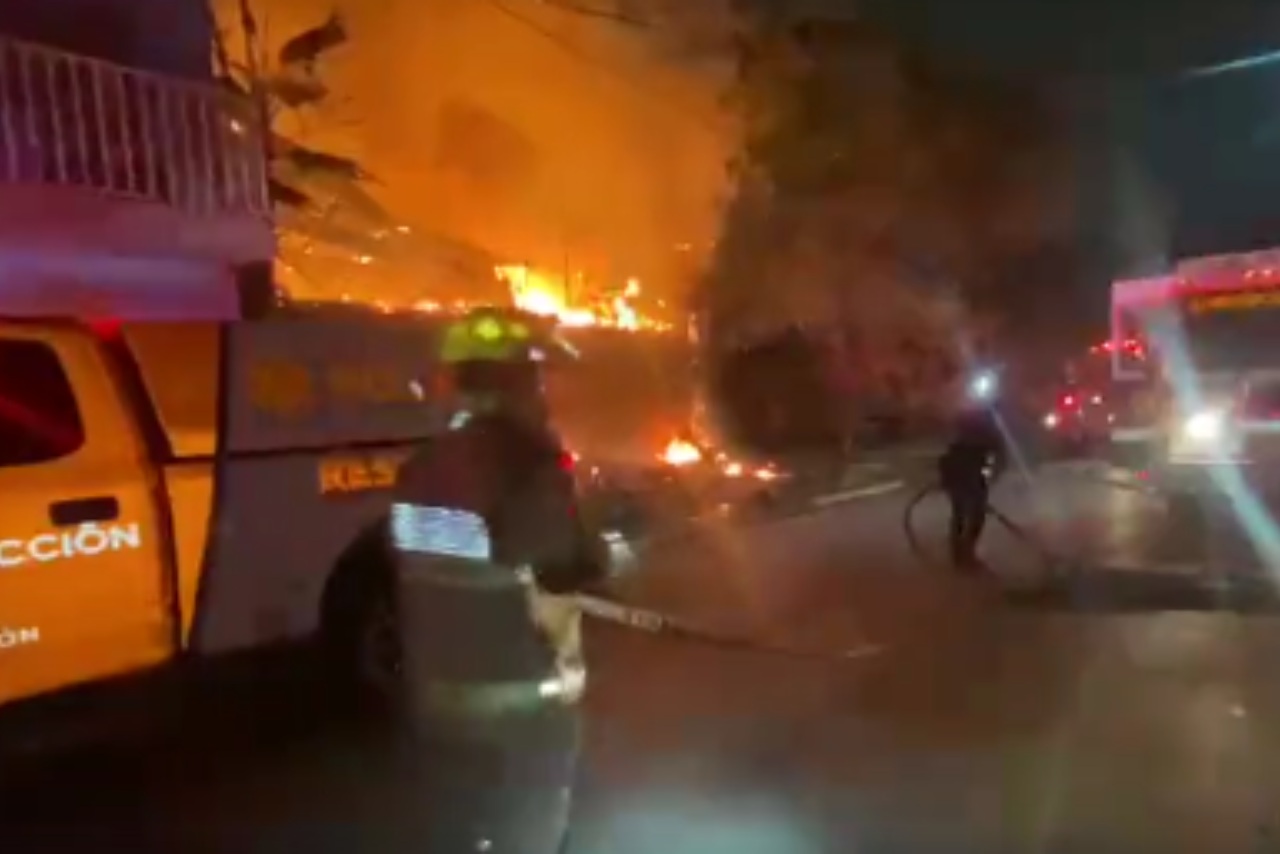Incendio en Nuevo León: se quema carbonera en la colonia Victoria