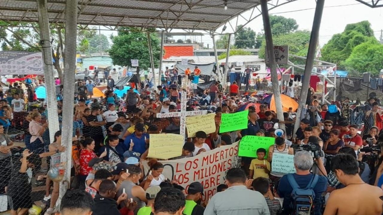 Migrantes se cosen los labios en Chiapas: exigen celeridad en trámites