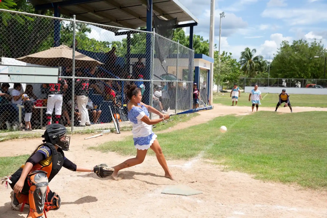 Yucatán: Mujeres mayas usan el sóftbol contra tabúes machistas - 