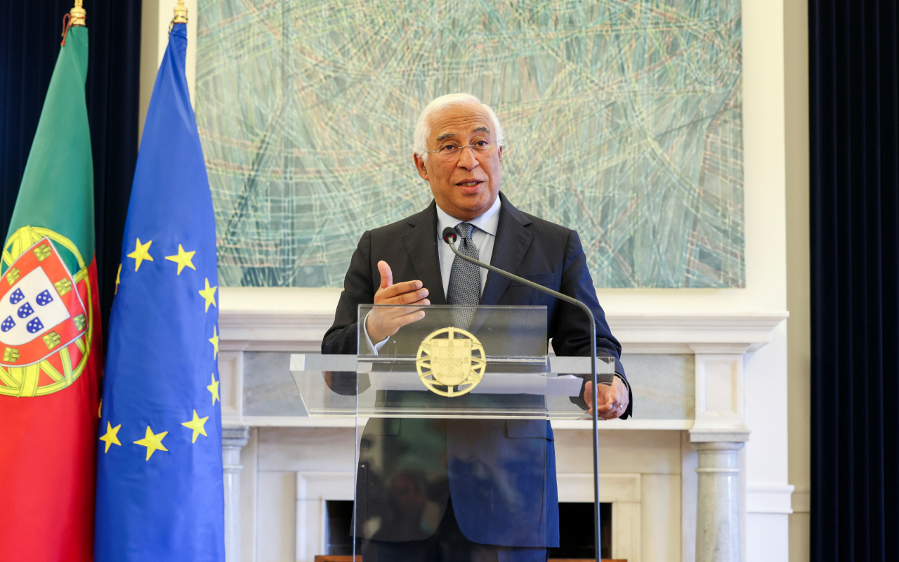Primer ministro de Portugal dimite por investigación de corrupción en negocios de litio