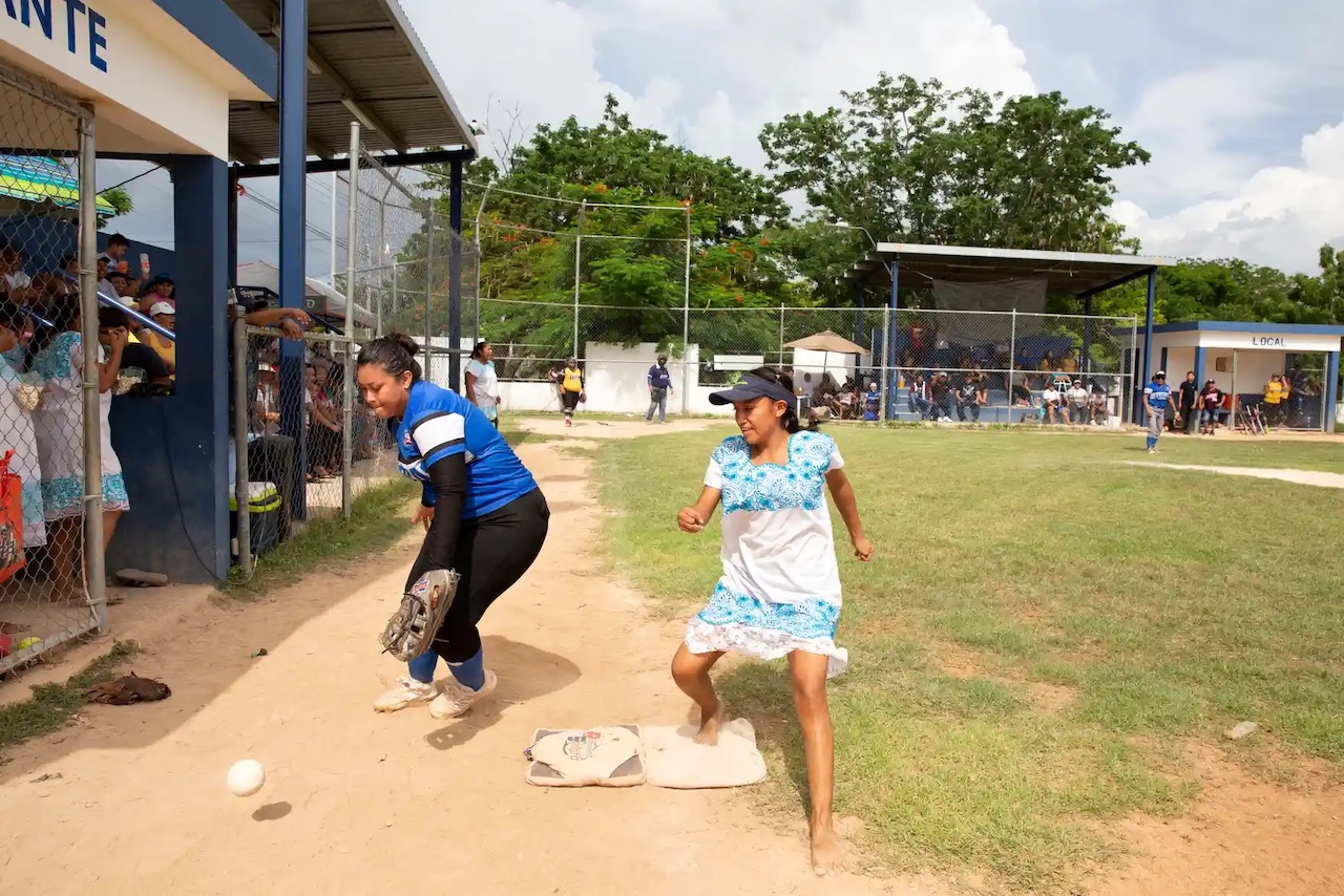 Yucatán: Mujeres mayas usan el sóftbol contra tabúes machistas - softbol-yucatan-1