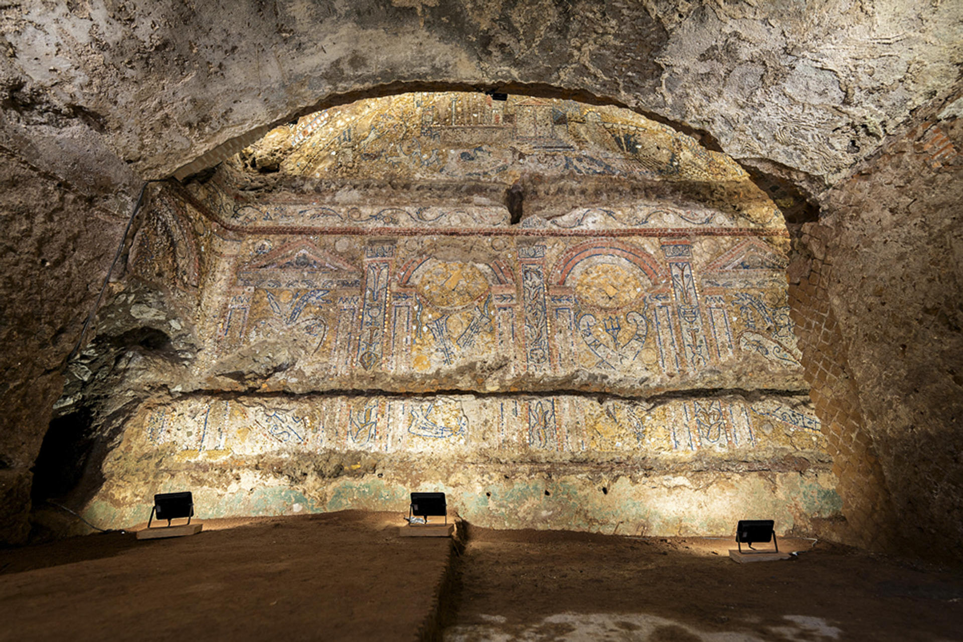 Arqueólogos descubren una lujosa ‘domus’ revestida de mosaicos en Italia