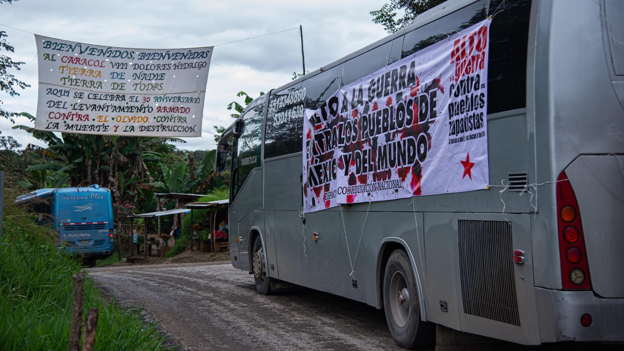 Caravana llega a Chiapas por 30 aniversario del EZLN
